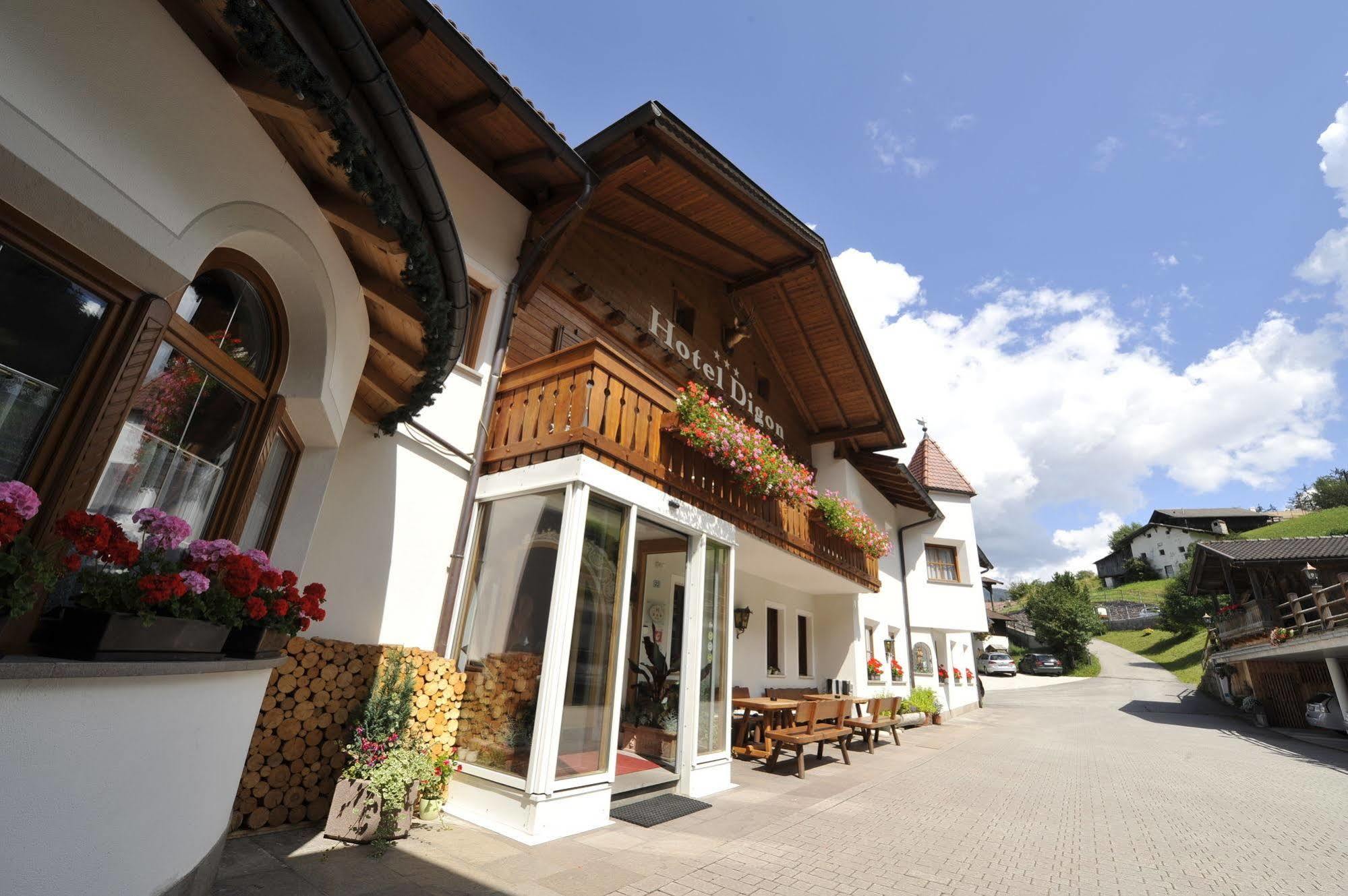Hotel Digon Ortisei Exteriör bild