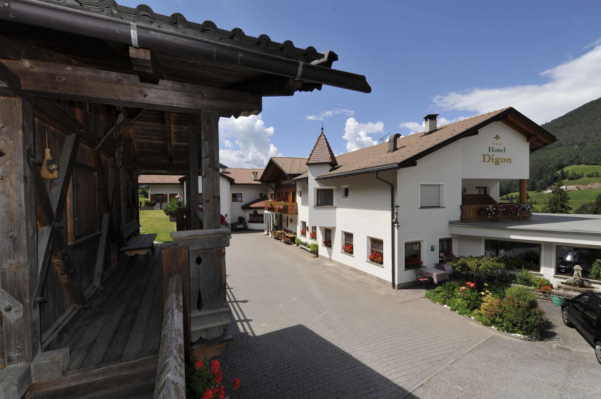 Hotel Digon Ortisei Exteriör bild